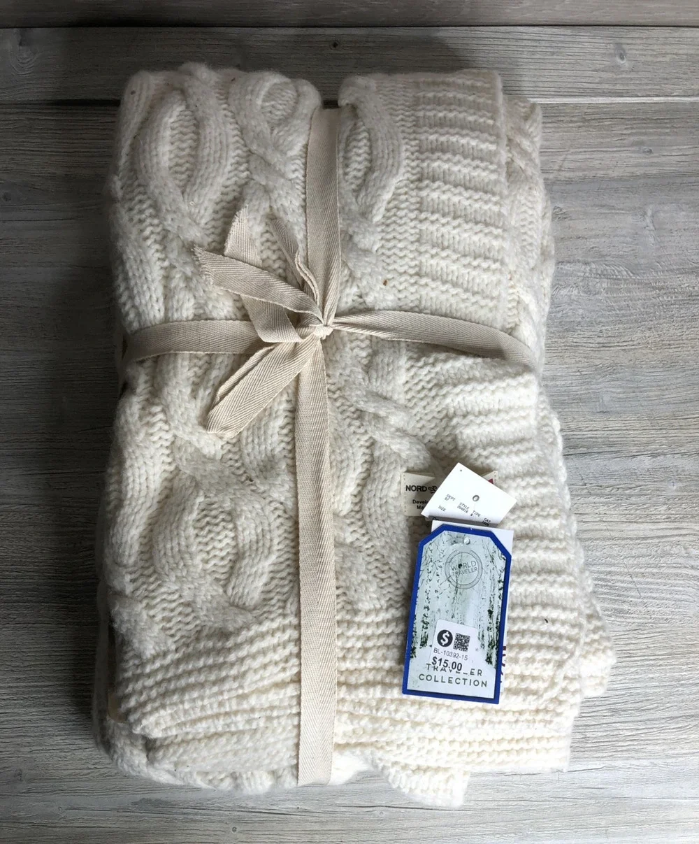 Nord Snow Knitted Throw Developed In Norway Made In Lithuania 100% Merino Wool